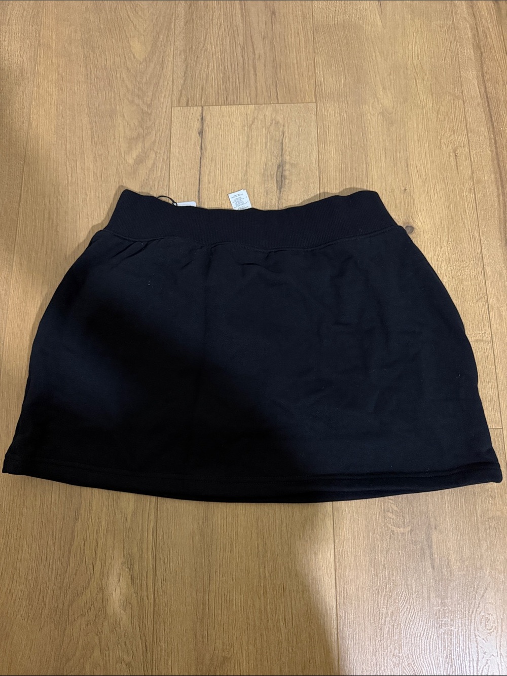 ALO Yoga Black Athletic Skort with Subtle Logo - Picture 4 of 4